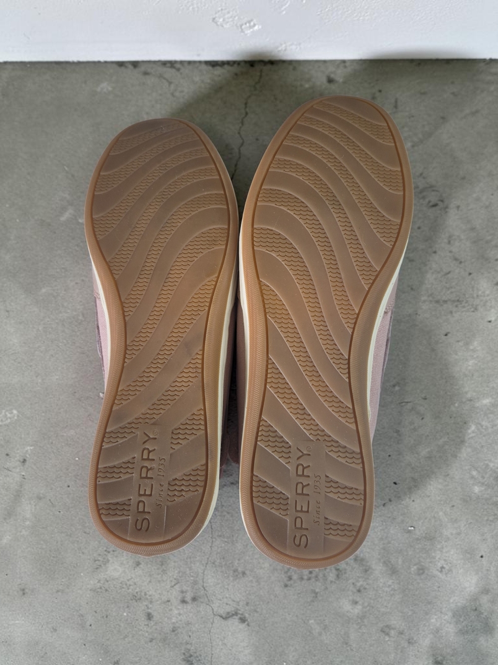 Sperry Men's Boat Shoe in Metallic Blush - Picture 2 of 3